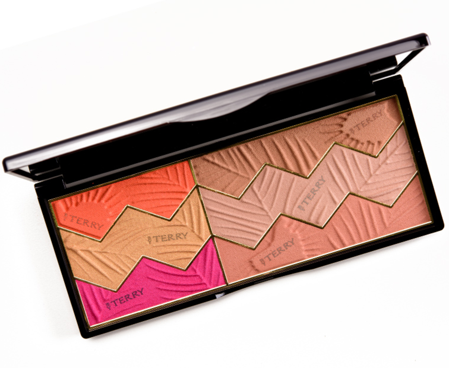 Dope Stuff On My Desk: Everything You Need To Look Fresh and Fly On The Beach
